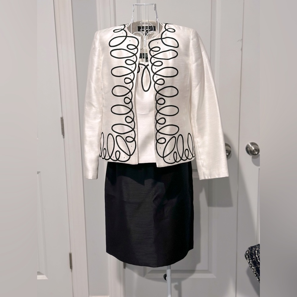 Kasper 3 piece suit sz 4p